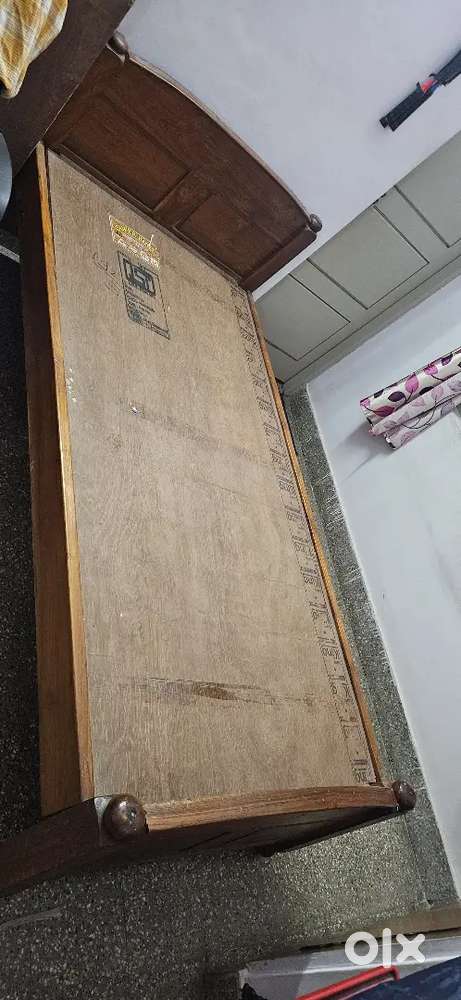 2 3.5×6 good condition teak wood beds