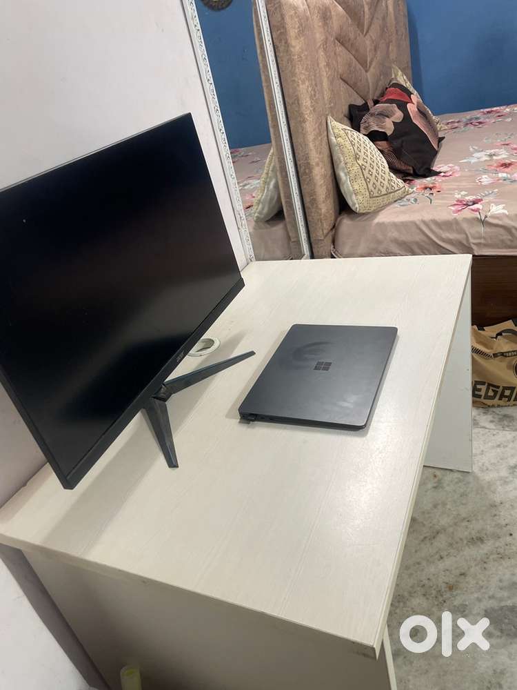 Computer / Study Table White