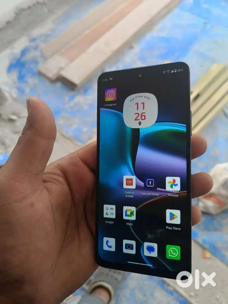 Motorola edge 30 5g 6=128 bahut behtarin phone hai