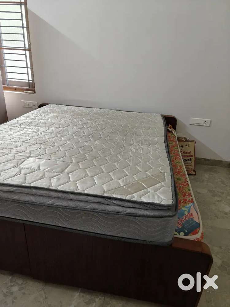 Spring mattress - queen size