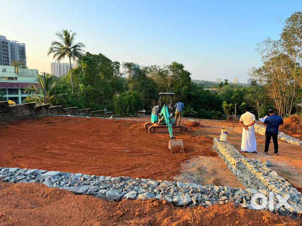 5cent infopark idachira near 2km distance mancherikuzhi  orginal land