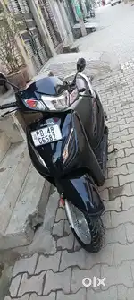 Honda Activa bilkul new Koi loan nahin Hai gadi cash Li Hui Hai