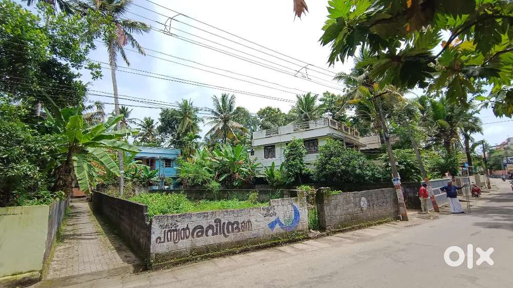 Plot for sale near karamana