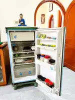 REFRIGERATOR - WHIRLPOOL SINGLE DOOR ( 165 L ) - GOOD CONDITION