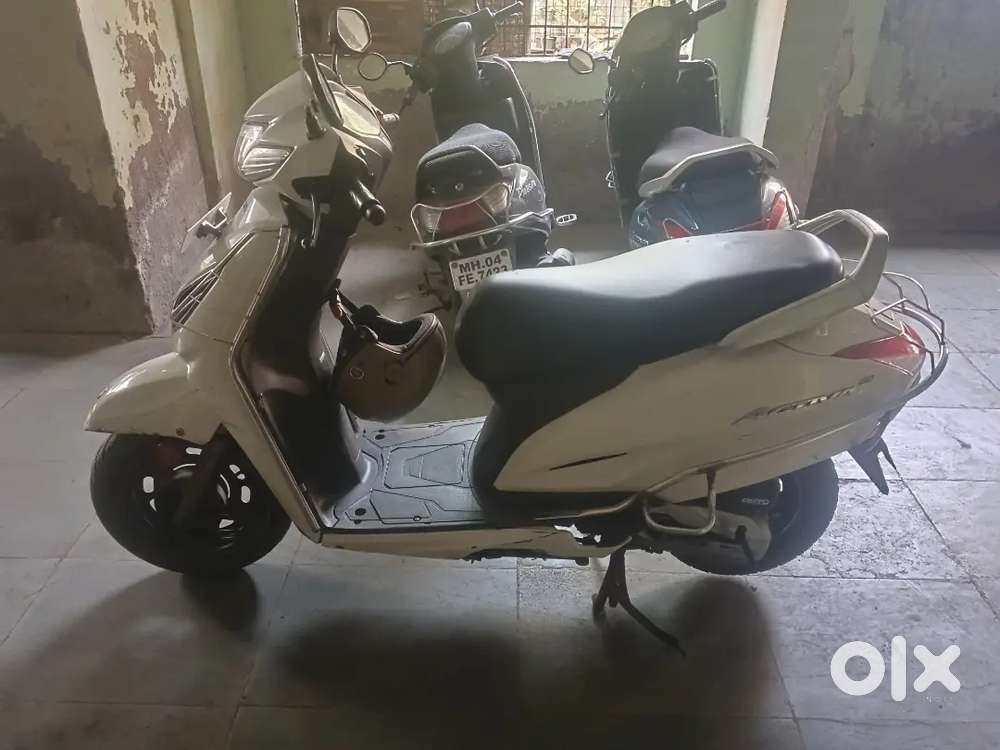 Selling my well maintained single hand top model Honda Activa 6GDLX