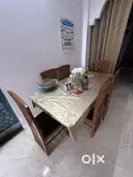 Premium 6 seater Dining table !