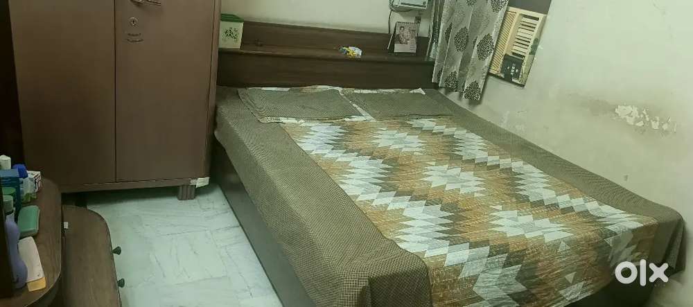 Double bed in Good Condition at Pitampura