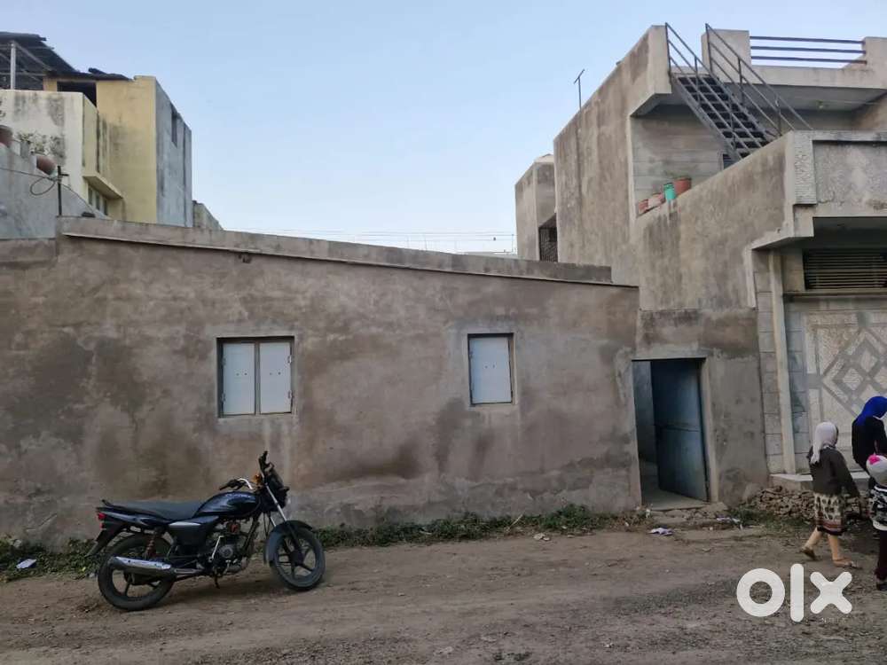 મકાન પાડીને બનાવવા માટે સારી જગ્યા છે.