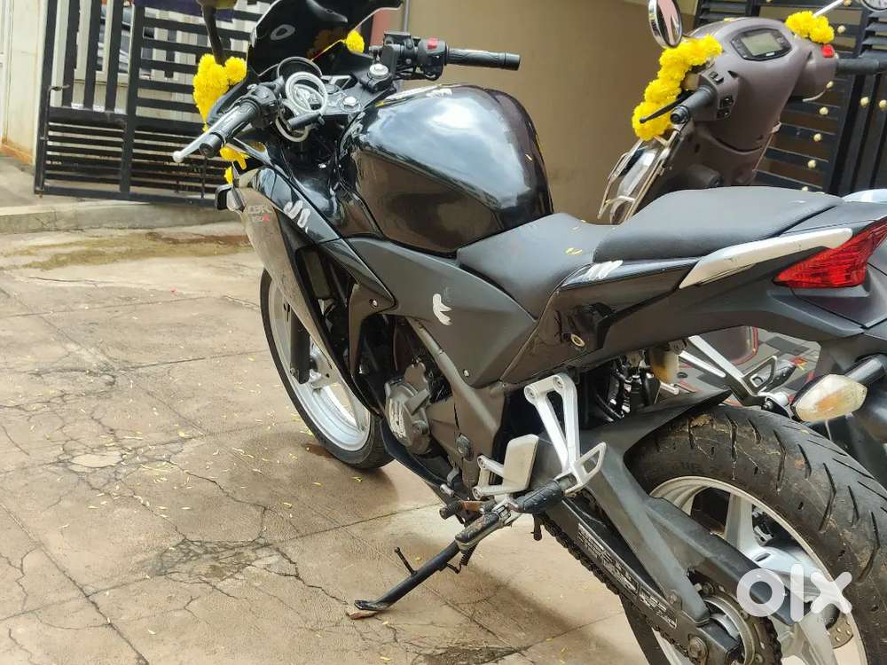 CBR 250R black