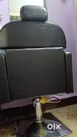 Beauty parlour ka chair