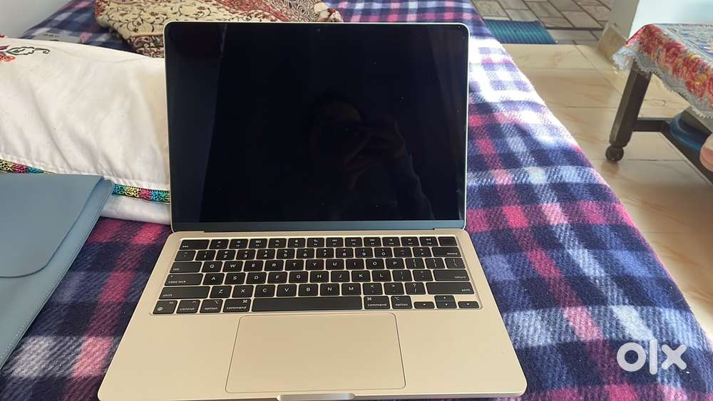 Macbook M2 urgent sell