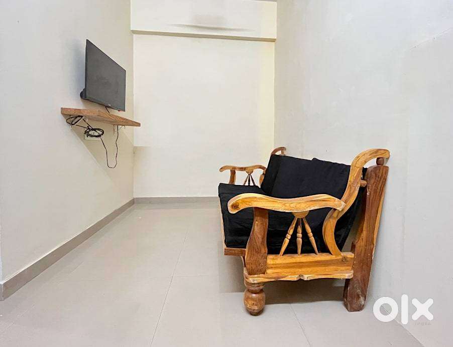 Lavish Shared Flat In Sion East For Males - No Brokerage