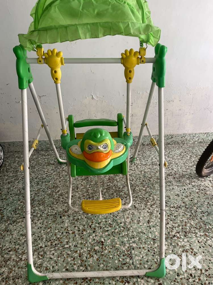 Kids swing
