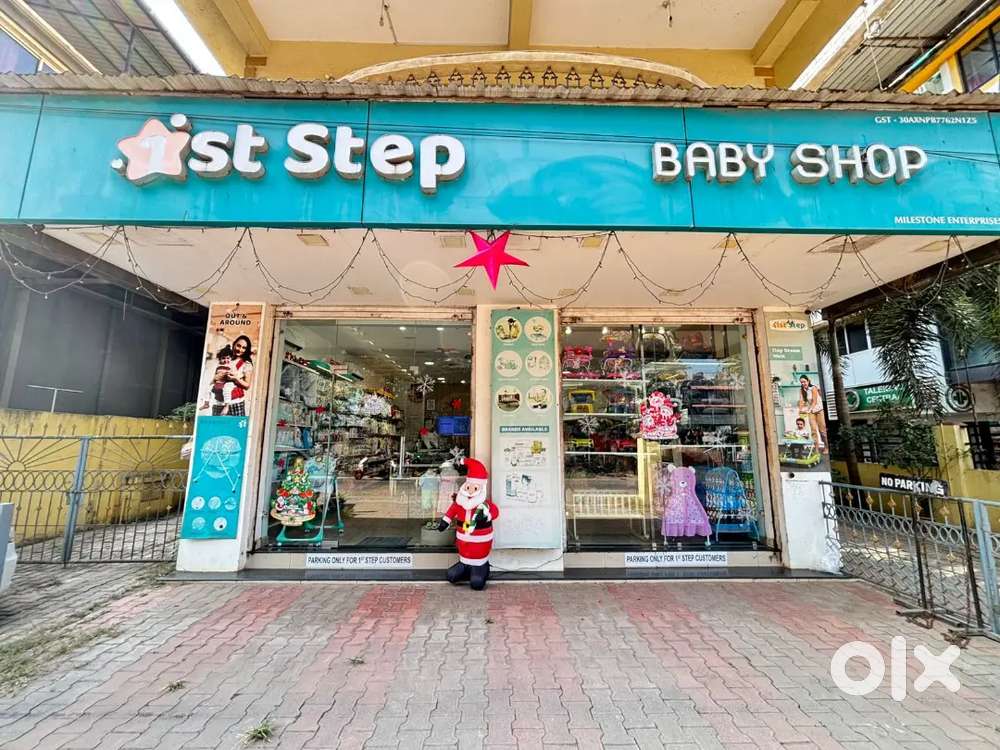 Female Sales Executive in a retail store