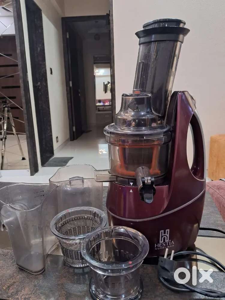 Slow cold press juicer by Hestia