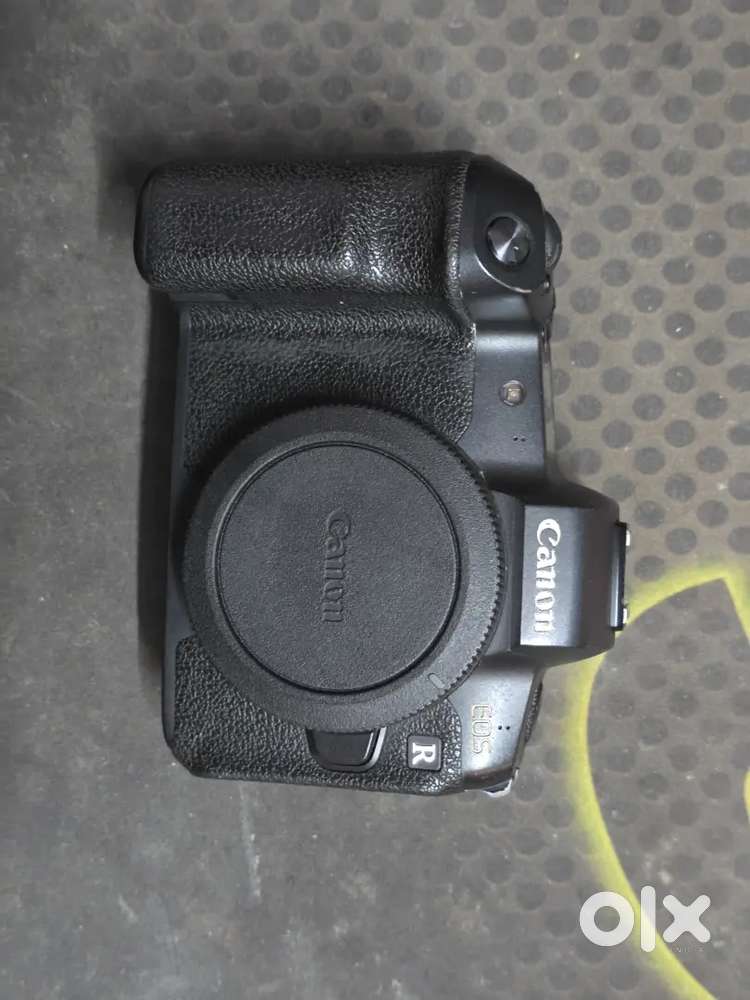 Canon Eos R with Canon 35mm 1.8 Lens and Godox TT685 Flas