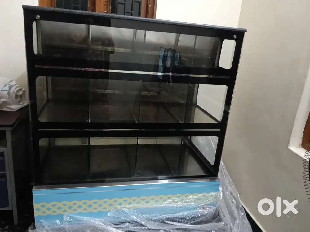 Snacks display counter new 3months used