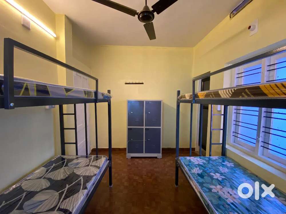 Pg /ladies hostel /bedspace ernakulam town railwaystation kacherippadi