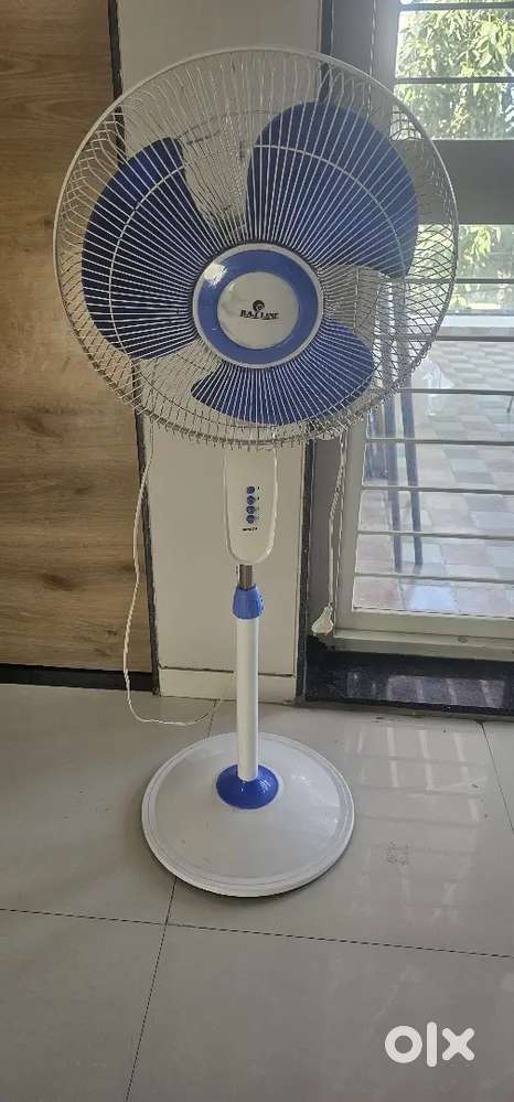 Standing fan