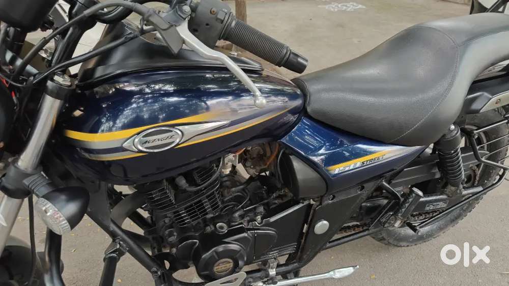 Bajaj avenger 2016 model