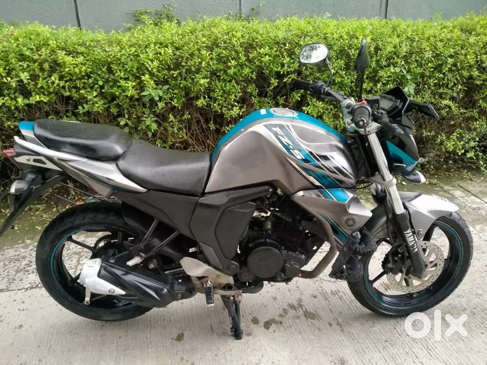 New condiction Avrege 50 old purson use FZS for sell