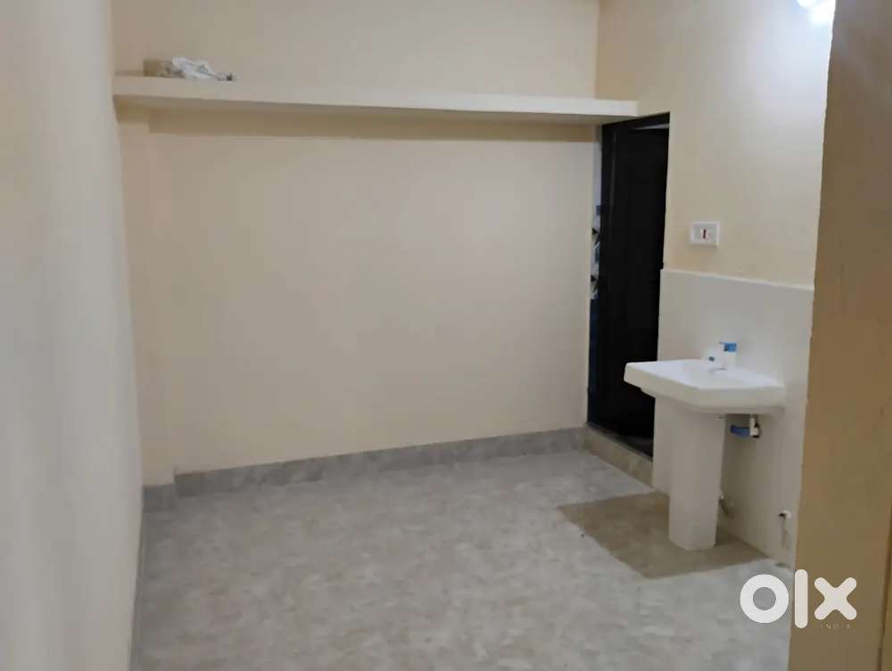 2 BHK ROOM AVAILABLE IN CHAKEISIHANI
