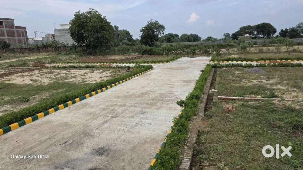 सुल्तानपुर रोड पर गोसाईगंज मार्केट के बैक साइड में अप्रूव्ड प्लाट