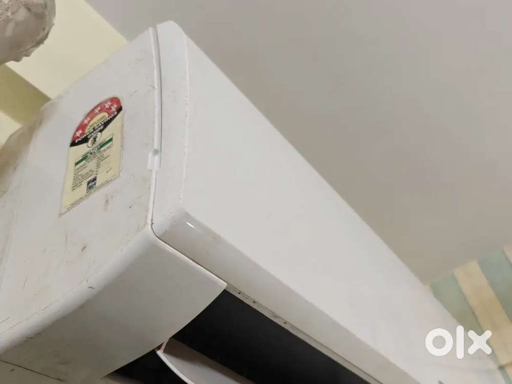 1)Hitachi 1.5 ton Non Inverter split AC & Career 1 t inverter for sale