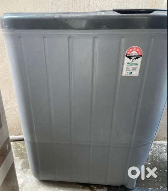 Semi automatic washing machine