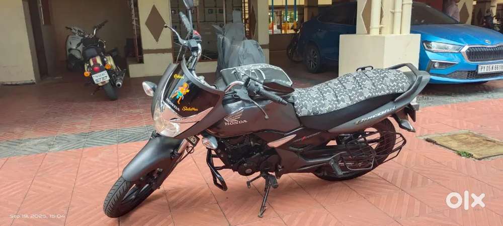 Single hand,  well maintained bike
