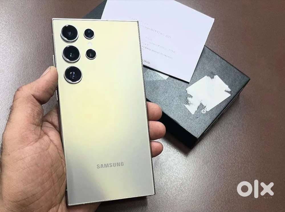 Samsung galaxy S24UlTra titanium grey excellent condition with box