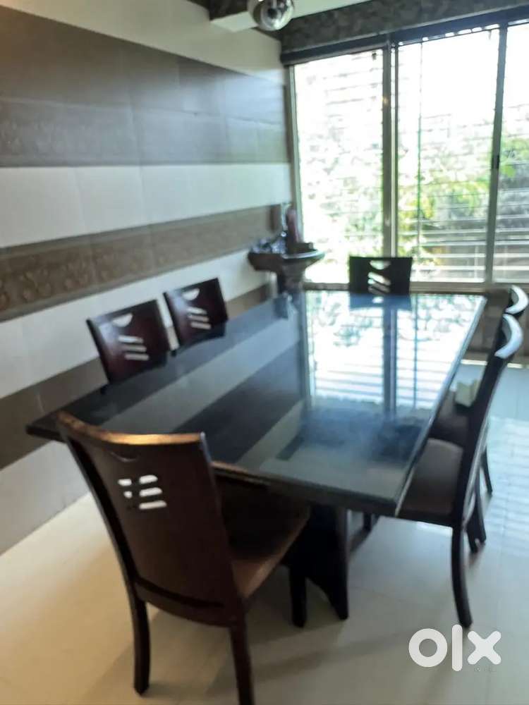 Dining table set.. 8 seater