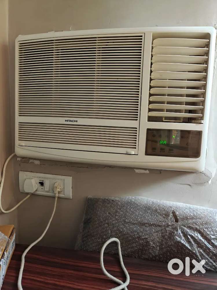Hitachi 1.5 ton 5 Star Window AC
