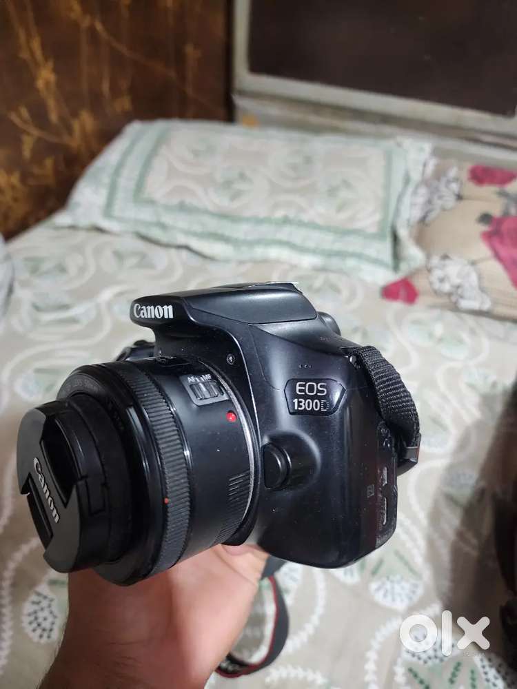 CANON 1300D