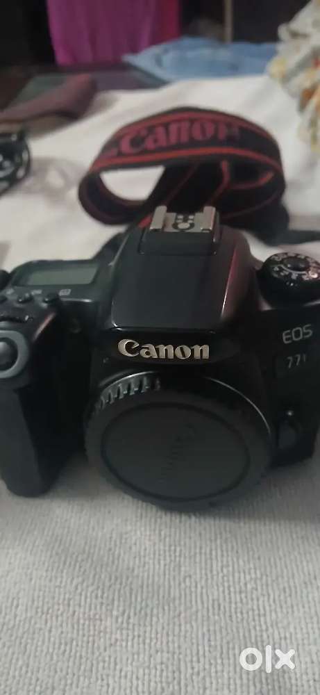 Conon D77 camera..Looking good clear pick bhot accha camera h