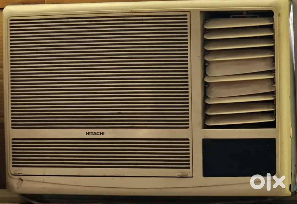 Hitatch 1.5 Ton AC in Working Condition