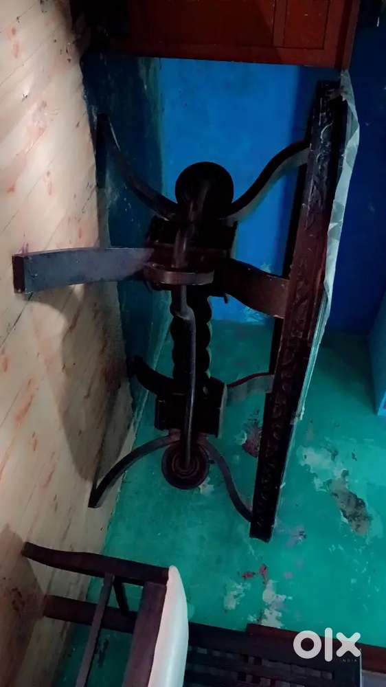 Ghr me jagah na hone ke karan.