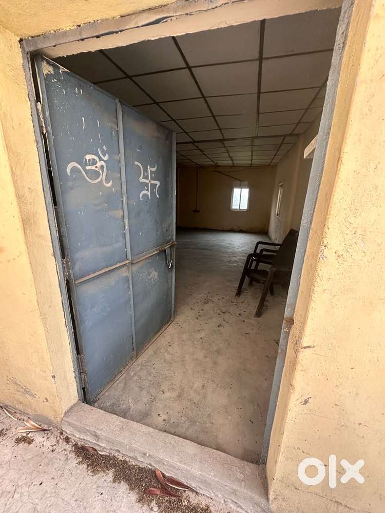 1st floor Shutter rent for office/packing/stock. With office Cabin