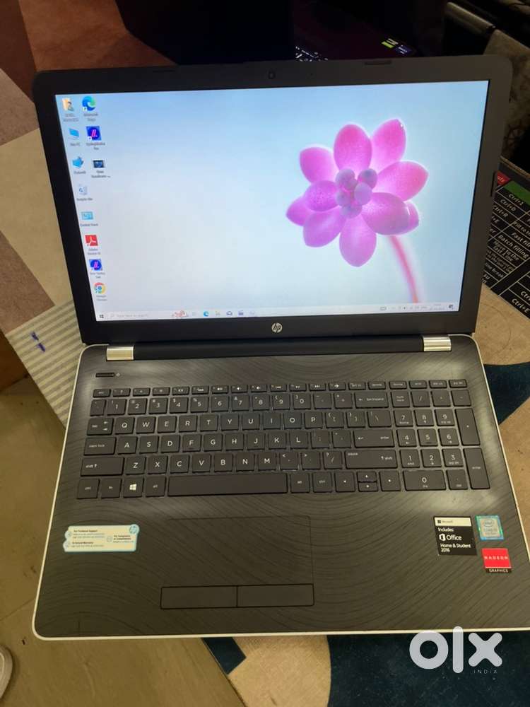 Hp i5 new condition Laptop 16/512 urgent sale