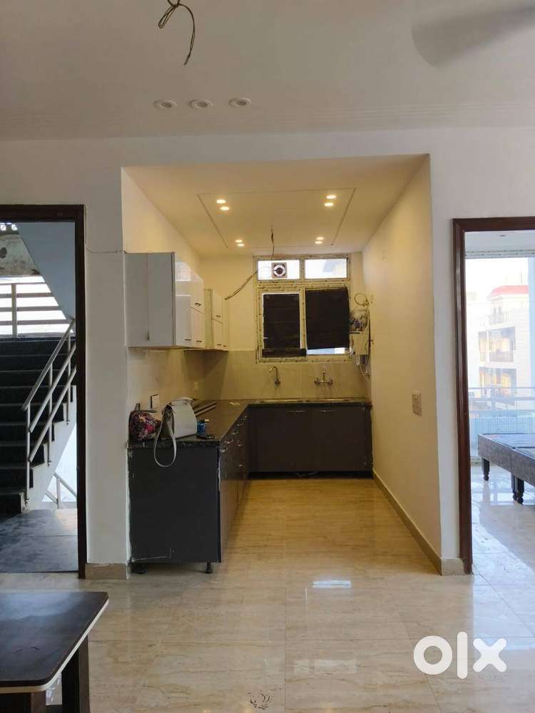 3Bhk Apartment With Lift With Roof Right