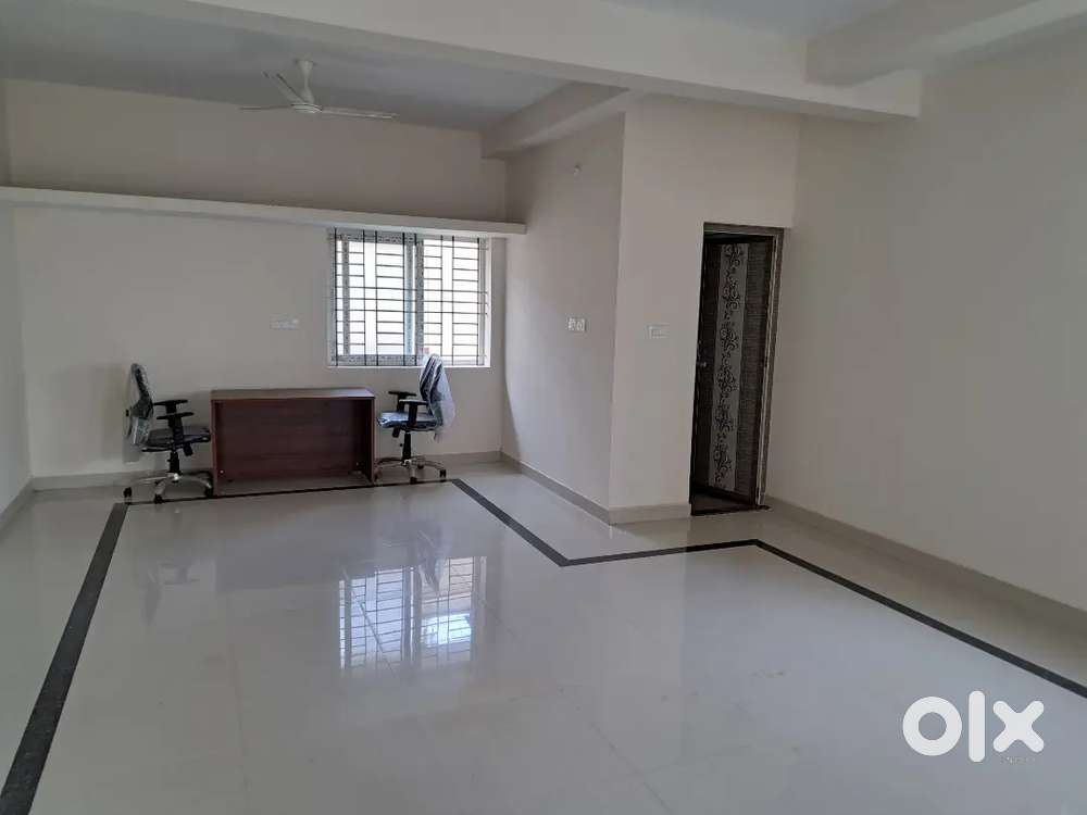 Office space near Max showroom for rent