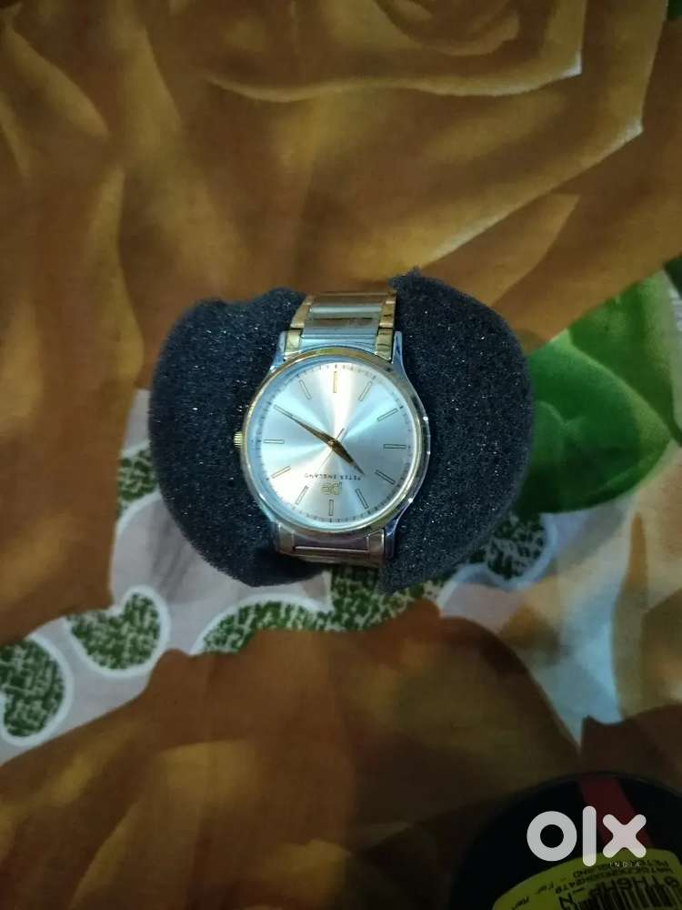 The watch is new, it hasn't happened to him even once.