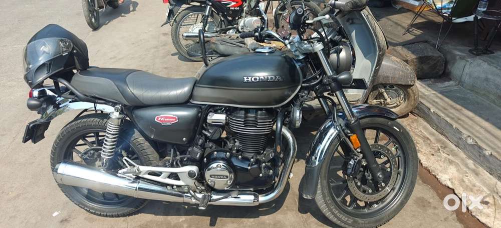 Good condition in single hand always given in showroom after ride