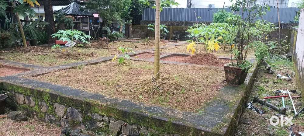 Aluva paravoor kavala. 4cent land & 1800sqft foundation for sale.