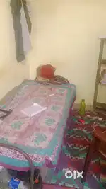 (4 floor par single room hai  1300 per person)