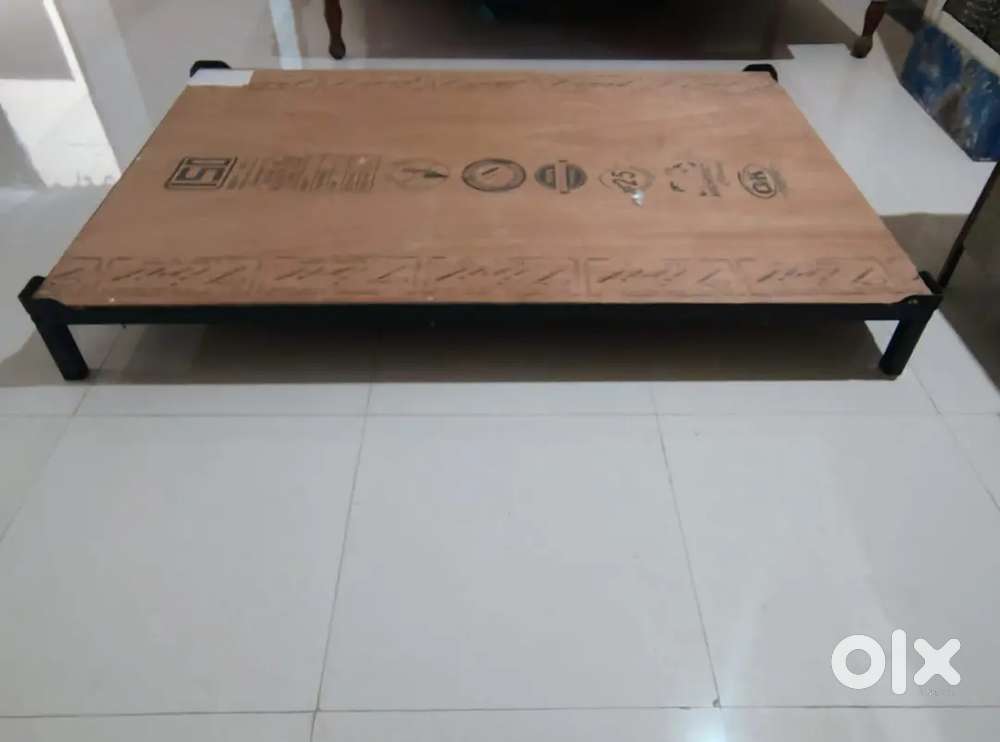 6 feet 4 inches bed with matress and 2 pillow