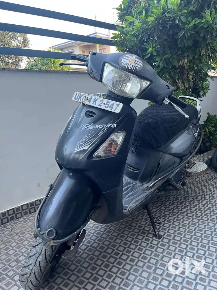 Hero honda pleasure is urgently selling