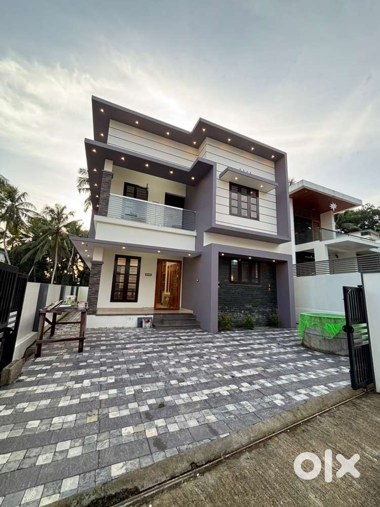 New house for sale Kazhakuttam 500 MTR Kazhakuttam junction redbrick c