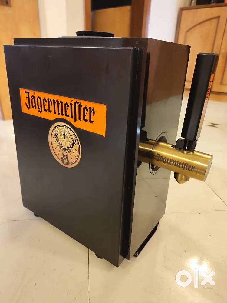 ITEMS FOR SALE - 5 Nos (Chiller-Dispenser/Ice Crusher/BBQ Smoke guns)