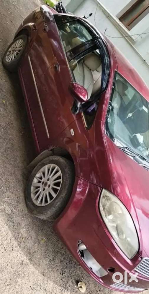 Fiat Linea 2009 Petrol 180000 Km Driven